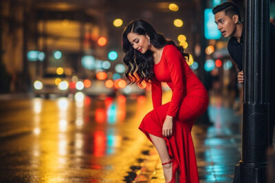 Since the day her husband brought his lover home, every night his wife puts on gorgeous makeup and leaves the house. Her husband immediately follows her and is shocked to see this scene…/hi