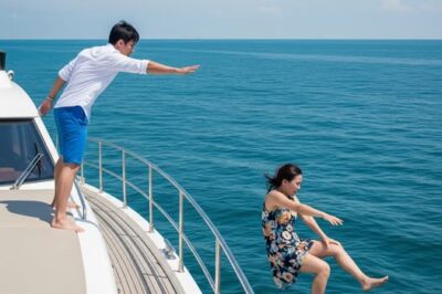 Husband pushed his wife into the sea to be with his mistress. Three years later, she took revenge, leaving him stunned…/th